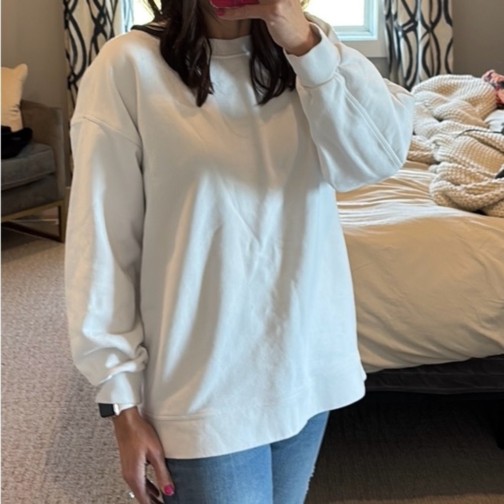 Women’s lululemon sweatshirt size 10